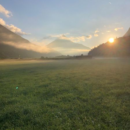 Apart Alp Line Lägenhet Mils bei Imst Exteriör bild